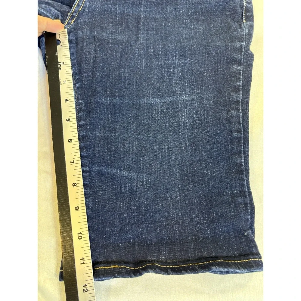 Levi's Women's 27 Dark Wash Bermuda Jean Shorts Jorts Classic Mid Rise Stretch